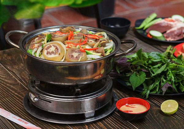 Cách làm lẩu đuôi bò đậm đà cay nhẹ kiểu miền Nam