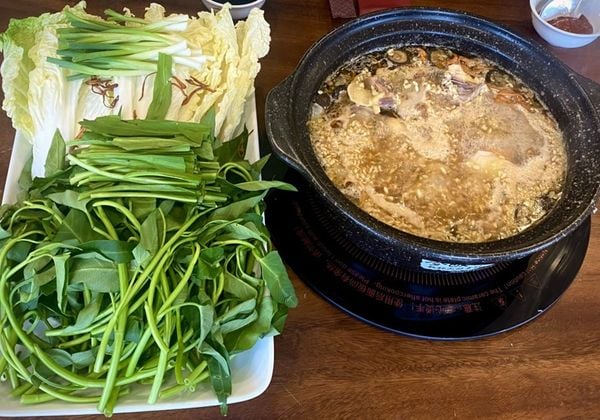 Cách làm lẩu gà bỗng rượu đúng chuẩn Bắc Bộ