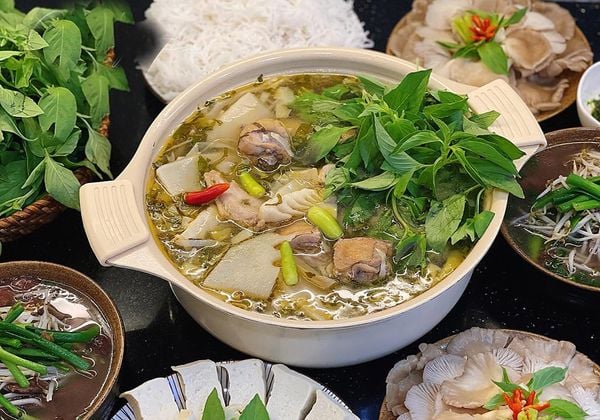 Cách nấu lẩu gà măng chua chuẩn vị miền Nam