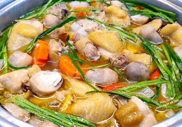 Cách làm lẩu gà nấu lá chanh đơn giản mà ngon tại nhà