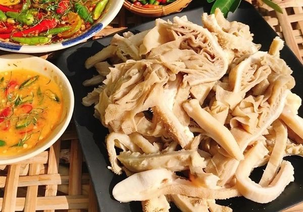 Mẹo luộc lòng bò trắng giòn sạch mùi hôi cực đơn giản