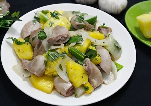 Cách làm lòng bò xào dứa chua ngọt đưa cơm ngày lạnh