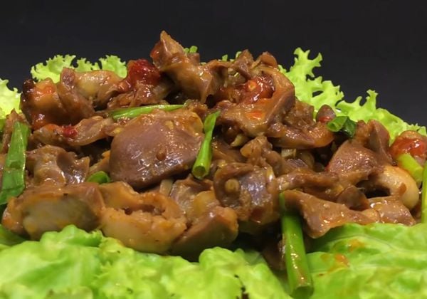 Hướng dẫn làm mề gà xào bơ tỏi và xào sa tế ngon chuẩn vị