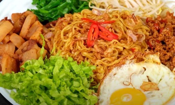 Cách làm mì trộn thịt bằm sốt đậm đà, bữa ăn nhanh gọn