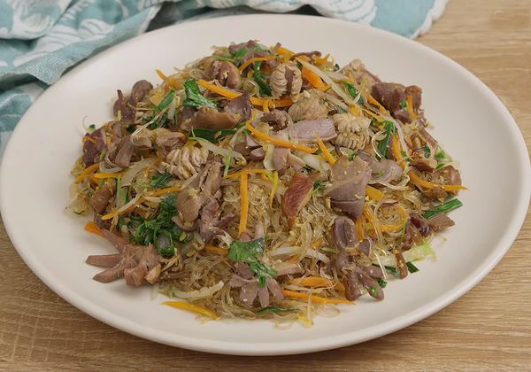 Hướng dẫn làm miến xào gà thơm ngon, không dính