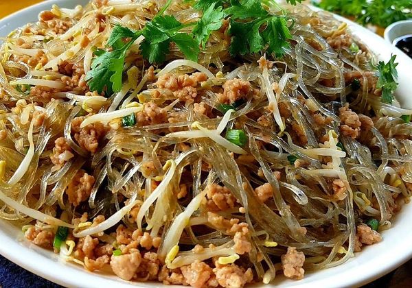 Hướng dẫn làm miến xào thịt băm rau củ cho bữa trưa dinh dưỡng
