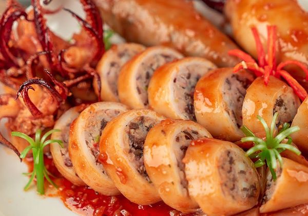 Cách làm mực nhồi thịt chiên vàng giòn sốt chua ngọt