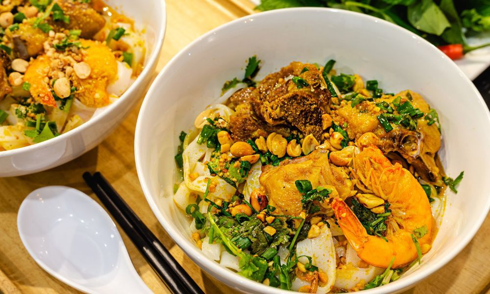 Cách nấu mì Quảng gà miền Trung chuẩn vị, dễ thực hiện