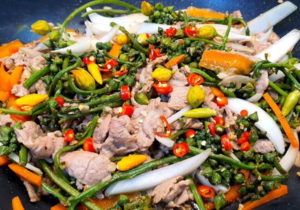 Hướng dẫn làm ngọn mướp xào thịt bò chuẩn vị dân dã