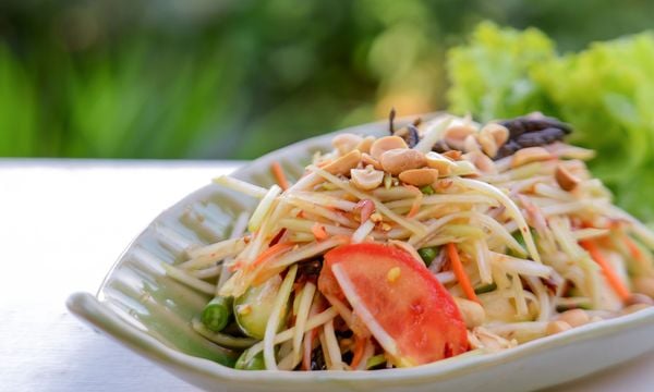 Cách làm nộm đu đủ bò khô ngon, chua ngọt hấp dẫn tại nhà