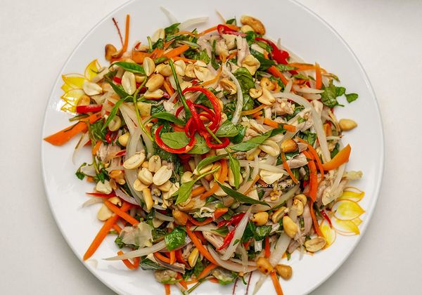 Cách làm nộm gà xé phay đơn giản mà siêu ngon