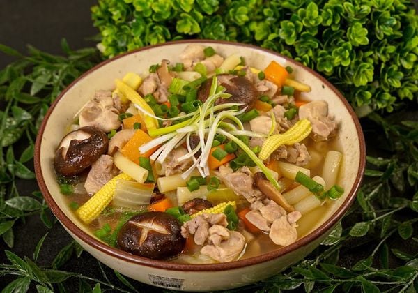 Cách làm nui gà rau củ thơm ngon với công thức đơn giản