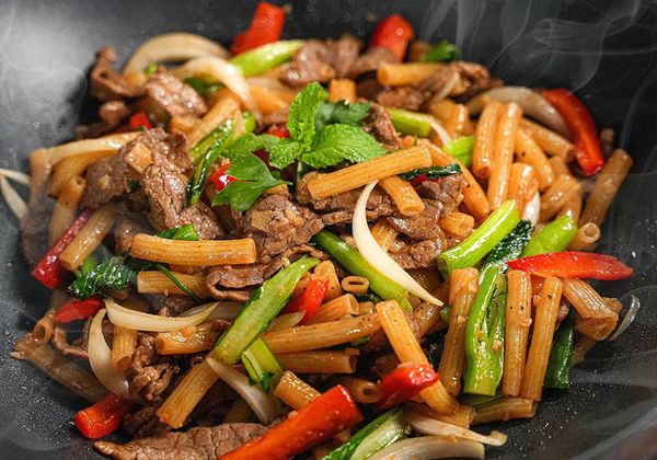 Cách làm nui xào bò ngon đậm đà chuẩn vị kiểu Á – Âu
