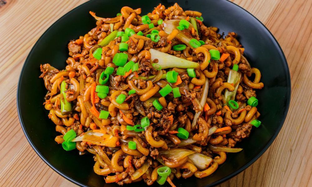 Cách làm nui xào thịt bằm cho bữa cơm nhanh gọn, đủ chất