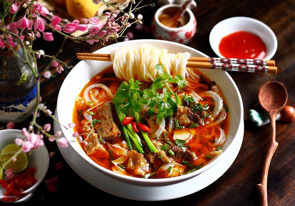 Hướng dẫn nấu phở bò sốt vang thơm mềm như ngoài hàng