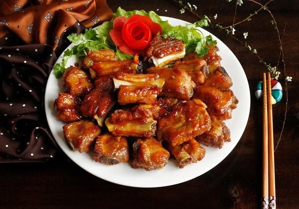 2 Cách làm sườn chiên mật ong và sả ớt ngon đúng điệu