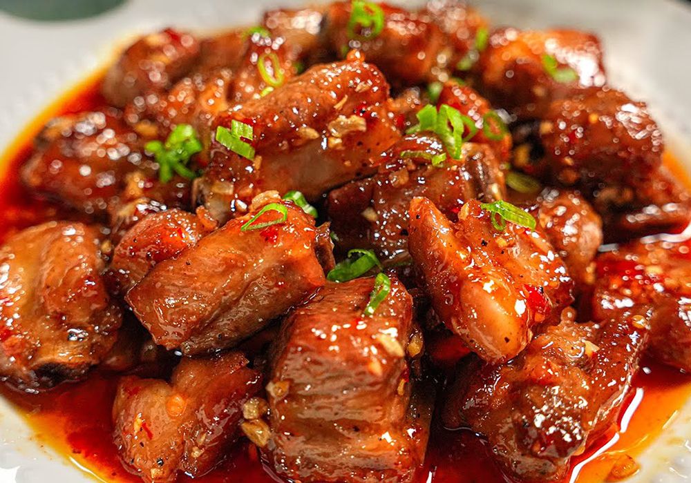 Hướng dẫn làm sườn chiên nước mắm đậm đà hương vị