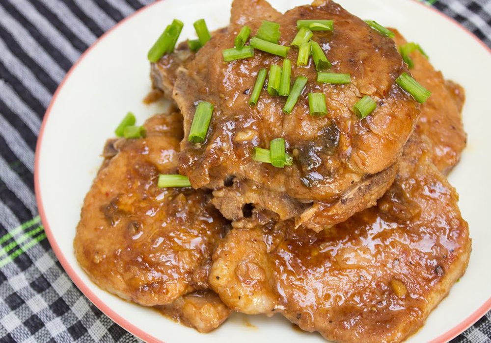 2 Cách làm sườn cốt lết rim nước tương và mắm sả đậm đà