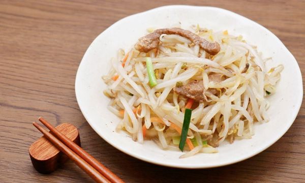 Cách làm thịt bò xào giá đỗ giòn ngọt, thanh mát cho cả nhà