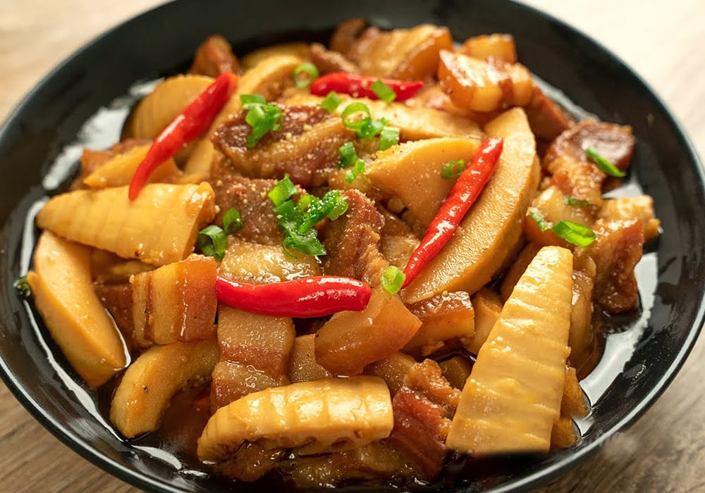 Cách làm thịt kho măng chua giòn ngon, ăn mãi không ngán