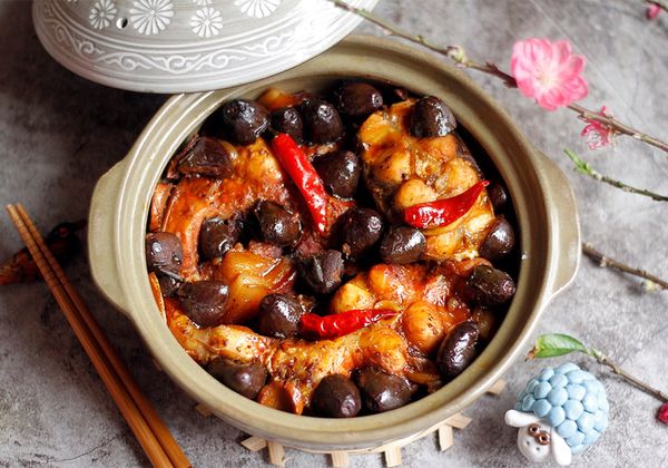 2 Cách làm thịt kho trám đen và trám xanh cực đưa cơm