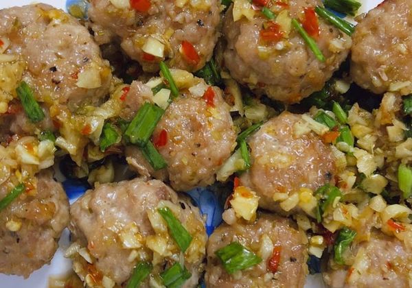 Cách làm thịt viên rim tỏi ớt đậm vị, cực hao cơm
