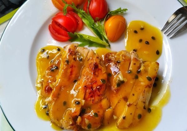 Cách làm ức gà sốt chanh dây chua ngọt ai cũng ghiền`