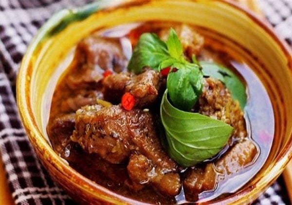 Hướng dẫn làm vịt khìa nước dừa béo ngọt, chuẩn vị miền Tây