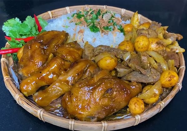 2 Cách nấu xôi gà rôti và trứng non cho tín đồ mê xôi thịt