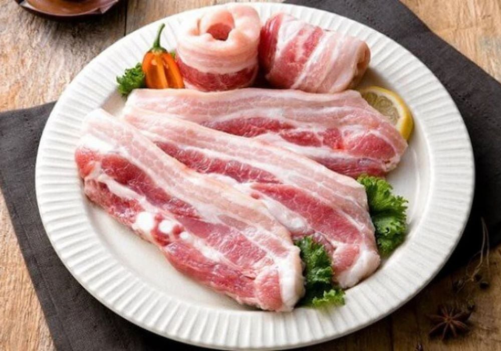 Để làm thịt ba chỉ rang sả ớt ngon, bước chọn nguyên liệu rất quan trọng