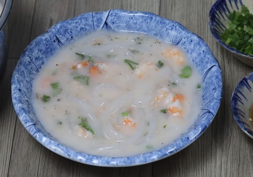 Bánh canh tôm thịt nước cốt dừa