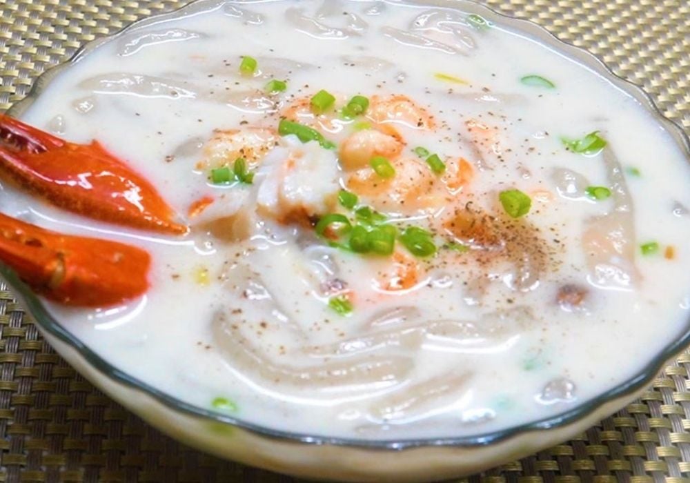 Bánh canh tôm thịt nước cốt dừa có thể bảo quản trong ngăn mát tủ lạnh và dùng trong 2 ngày