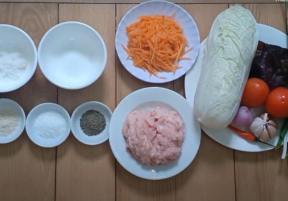Nguyên liệu làm bắp cải cuộn thịt sốt cà chua