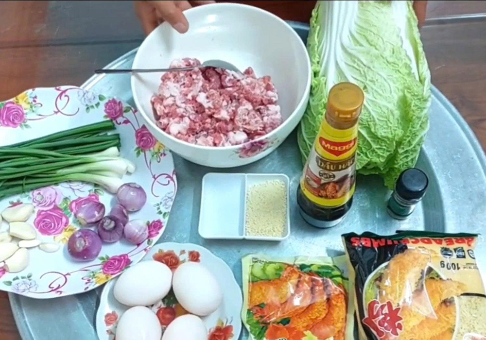 Nguyên liệu làm bắp cải cuộn thịt rán