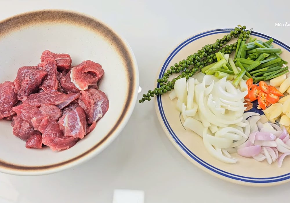 Nguyên liệu làm bò sốt tiêu xanh