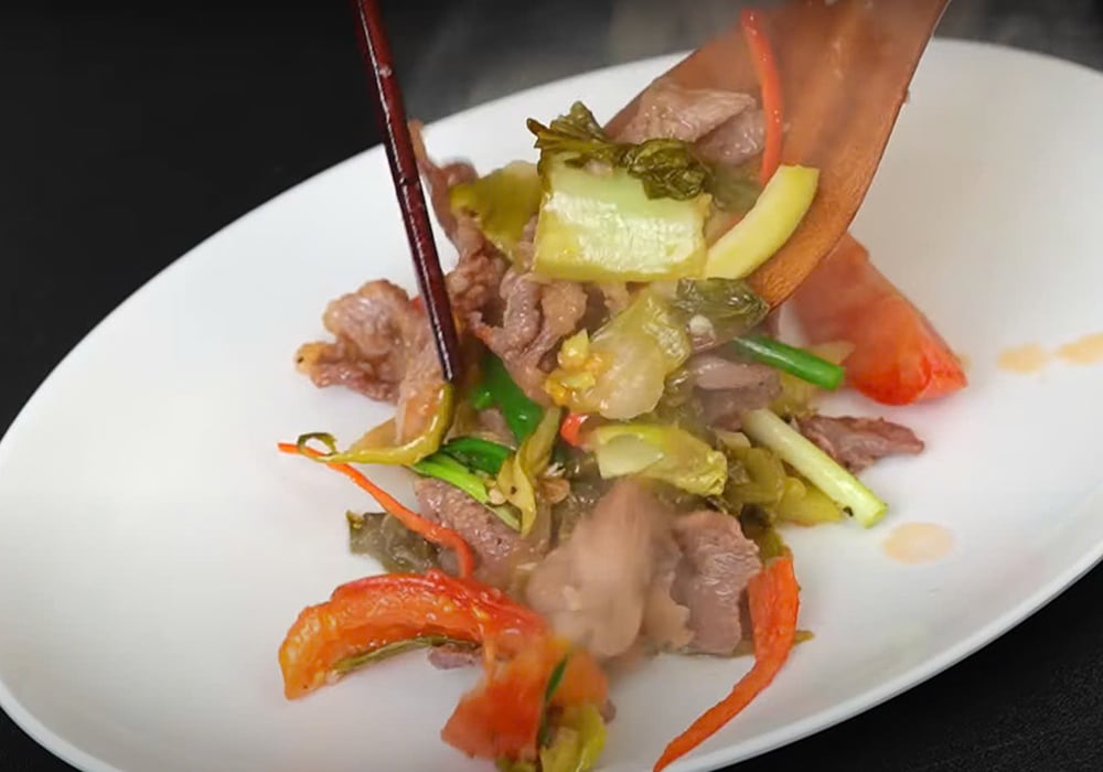 Mẹo bảo quản bò xào dưa chua đúng cách
