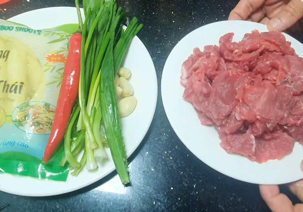 Nguyên liệu làm bò xào măng trúc