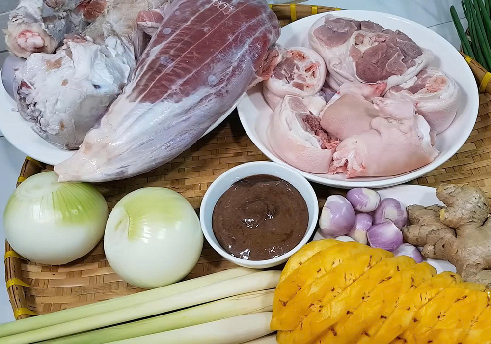 Nguyên liệu làm bún bò giò heo