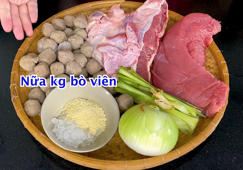 Nguyên liệu làm bún bò viên