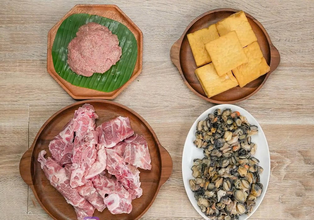 Nguyên liệu làm bún ốc sườn non