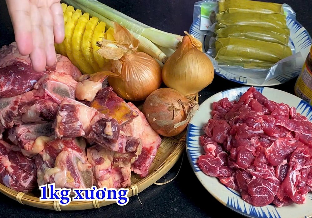 Nguyên liệu làm bún xương bò