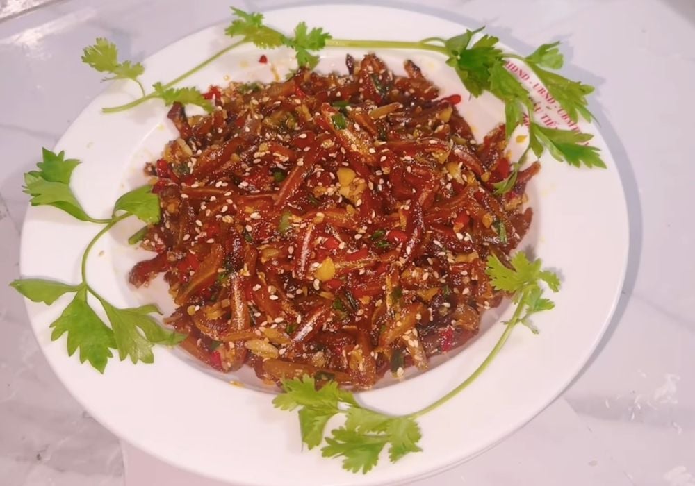Cá cơm khô rim cay