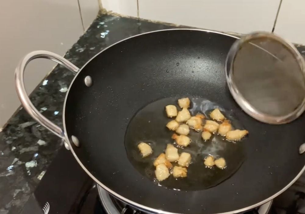 Thắng mỡ và tạo nước màu