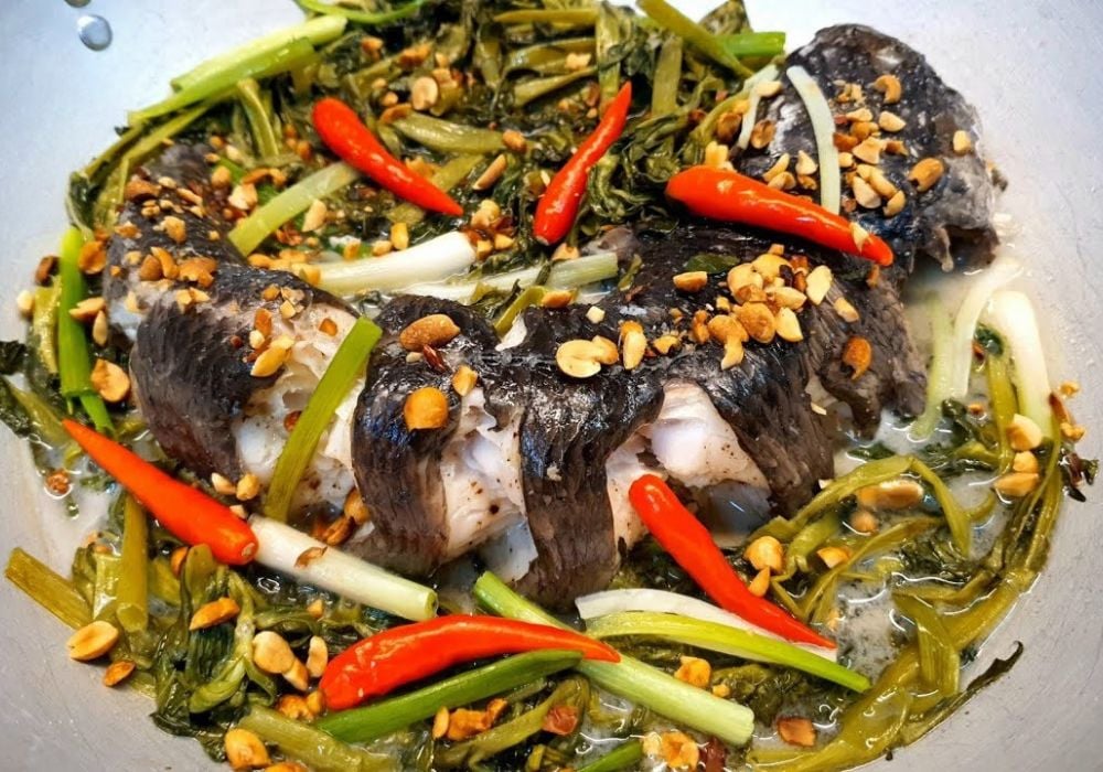 Cá lóc hấp rau ngổ