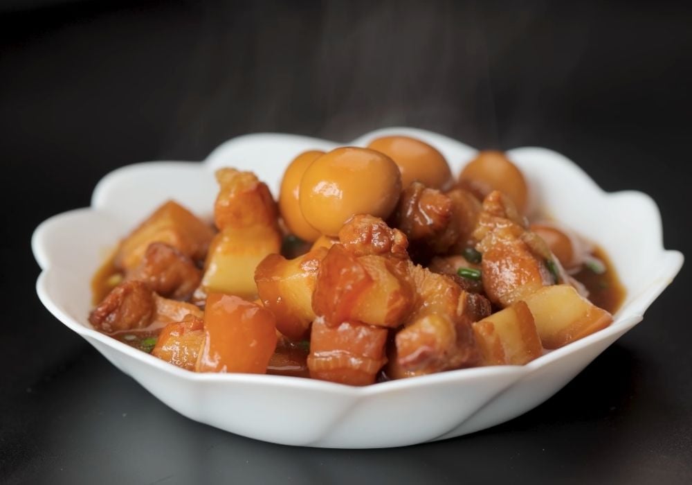 Thịt kho trứng cút