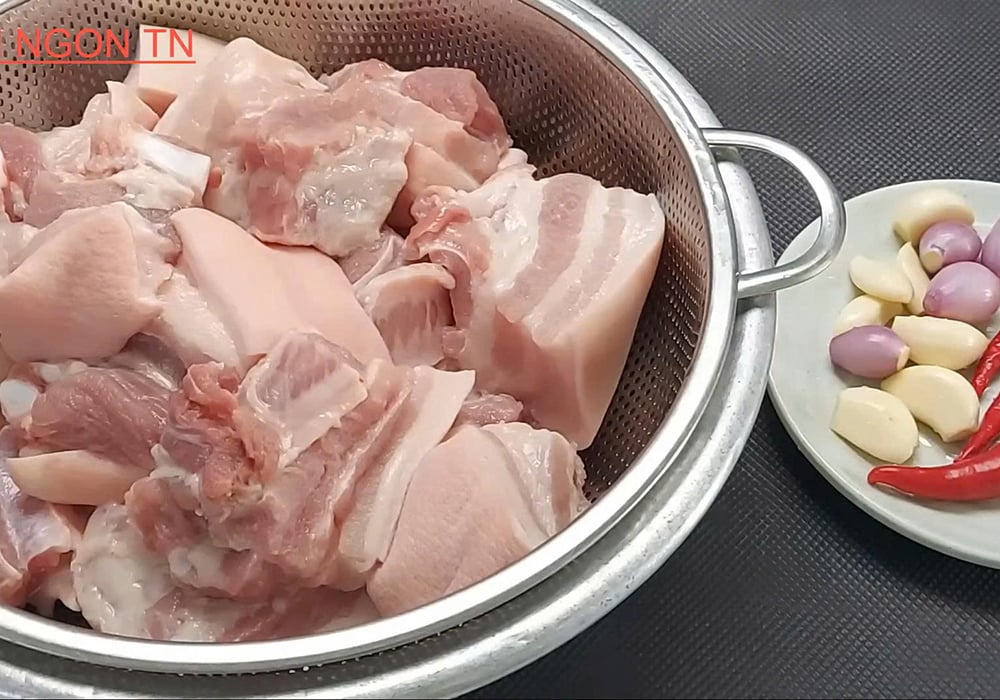 Nguyên liệu làm thịt kho trứng