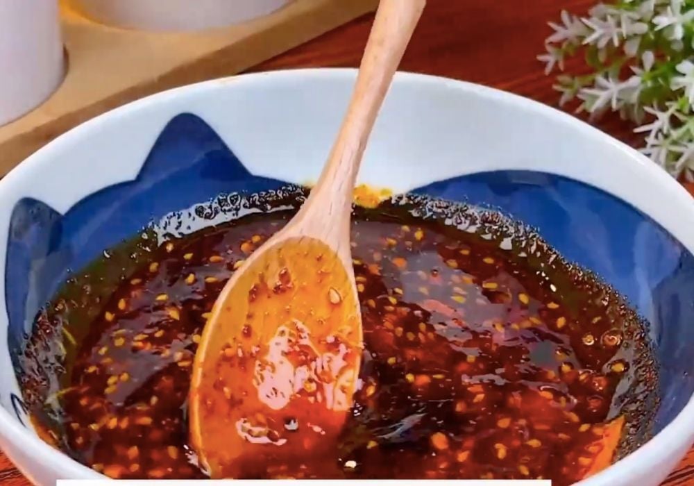 Pha nước chấm trứng cuộn thịt