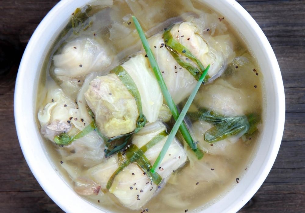 Canh bắp cải cuộn thịt băm có thể bảo quản trong ngăn mát tủ lạnh và dùng trong 1 - 2 ngày