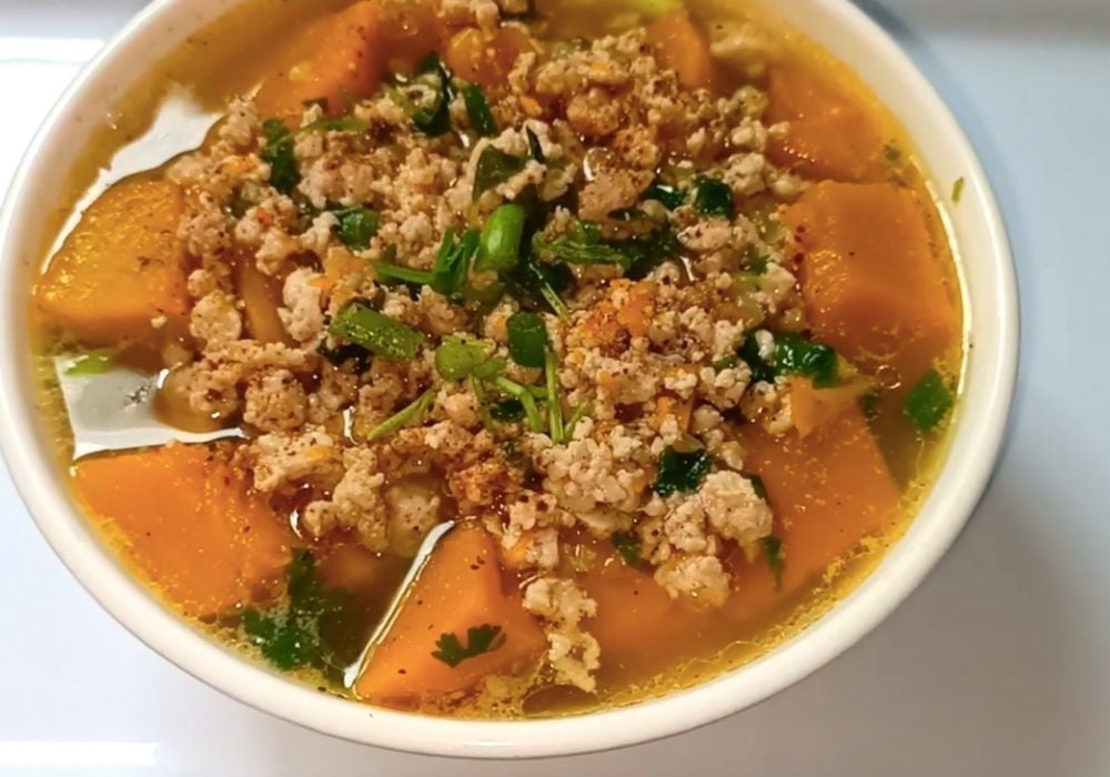 Canh bí đỏ thịt băm