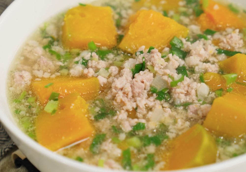 Món canh bí đỏ thịt băm